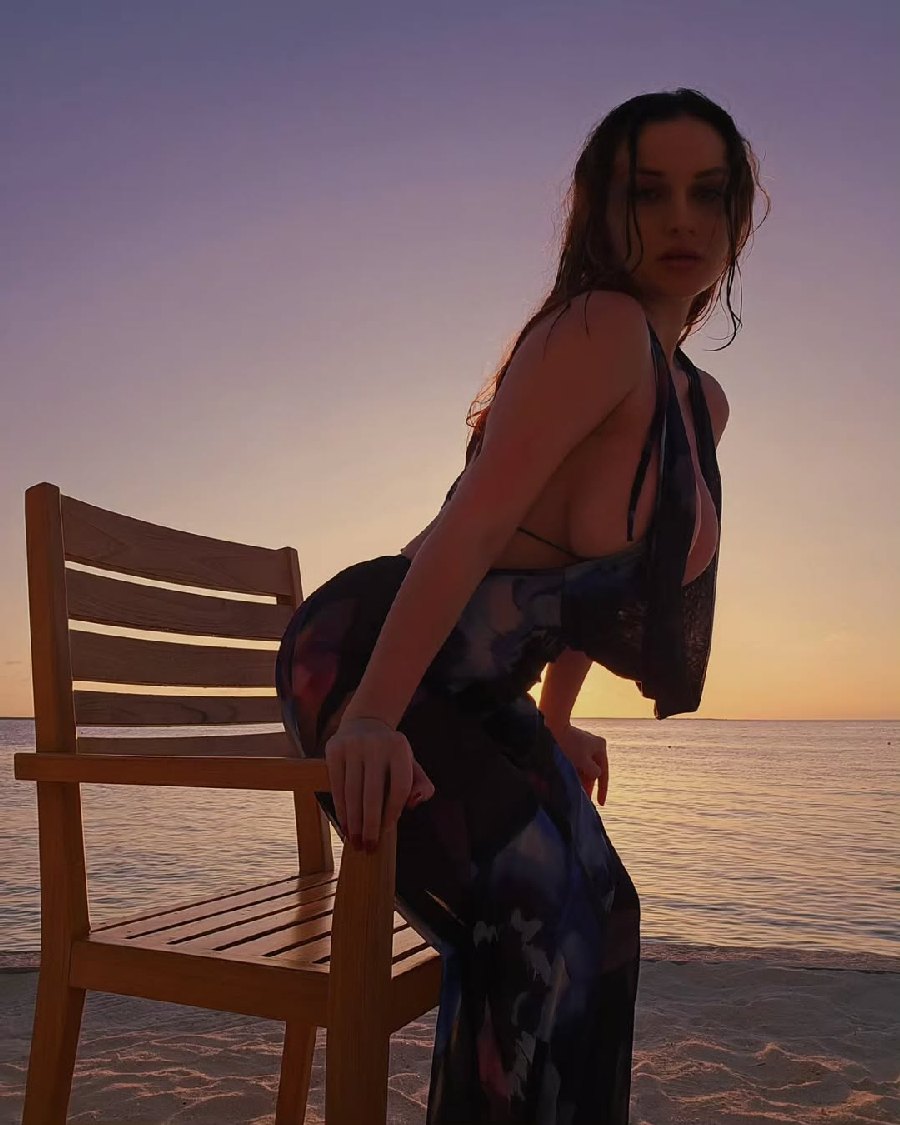 Sexy girl Miranda Faith nude in Sukhum