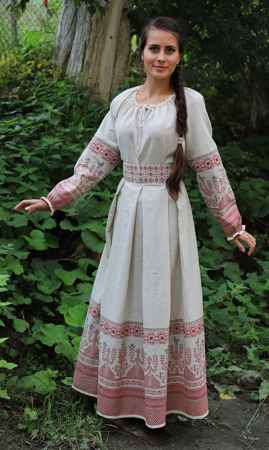 Girls in Slavic costumes in Sukhum