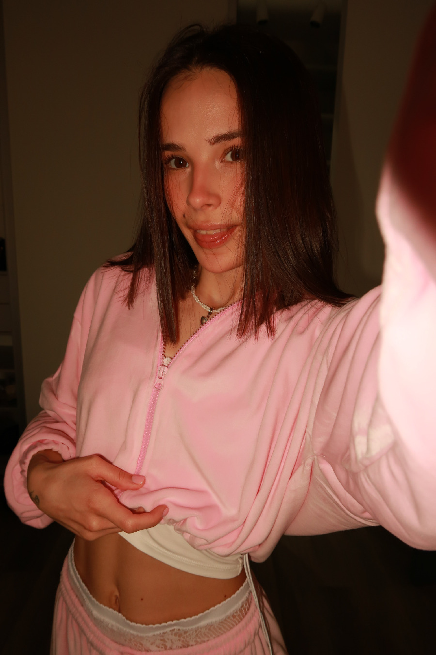 Tina brings the glow — live moments in Sukhum